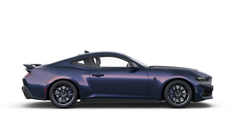 Ford Mustang (2026) V8 DARK HORSE Fastback 5,0 DAR - fotka 3 z 9
