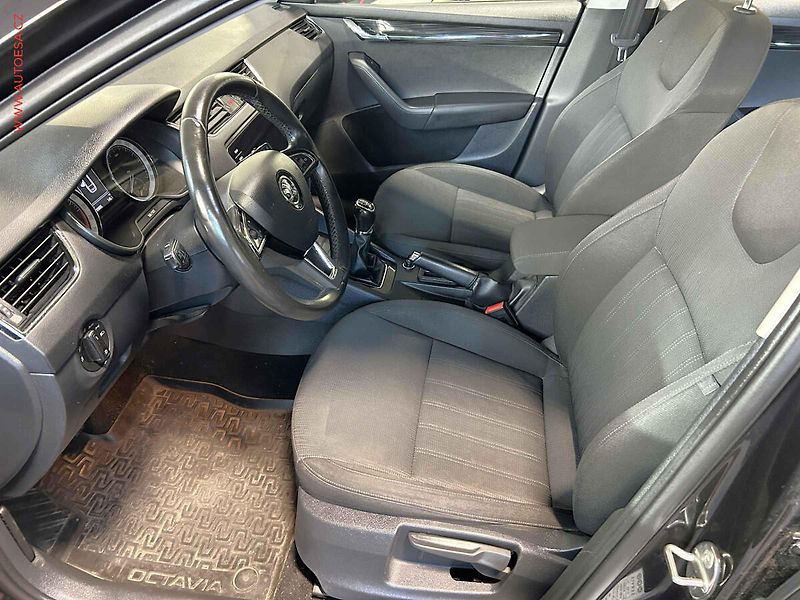 Škoda Octavia (2018) 1.6 TDi, ČR, Style - fotka 9 z 15