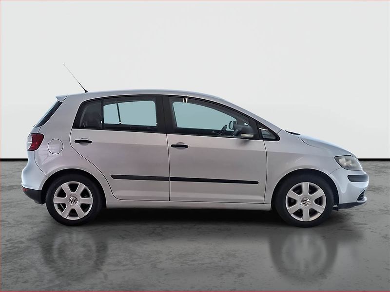 Volkswagen Golf Plus (2007) 1.6, rezervace - fotka 6 z 17
