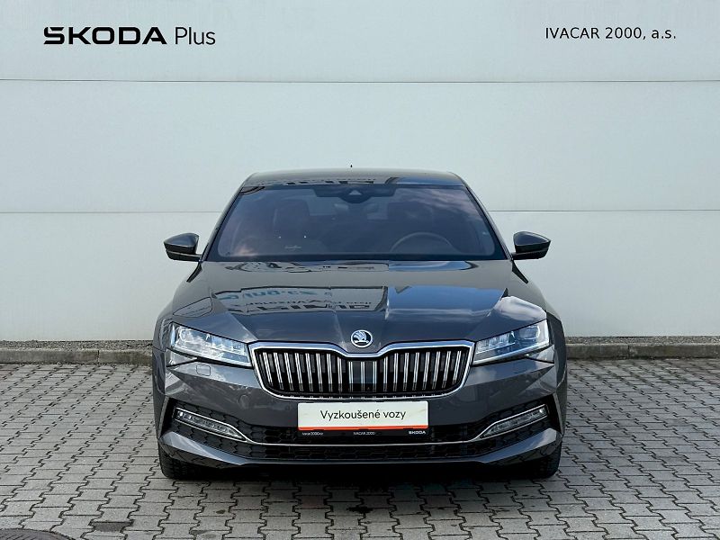 Škoda Superb (2022) 2.0 TSI 206 kW DSG 4x4 L&K - fotka 4 z 29