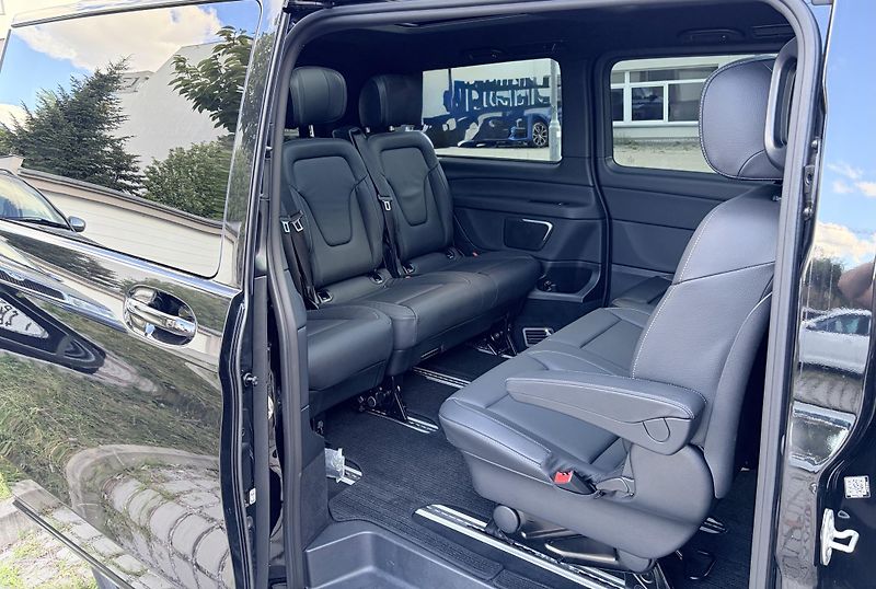 Mercedes-Benz Třídy V (2023) V300d L LUX 6/7+1 PANO 4M - fotka 7 z 21
