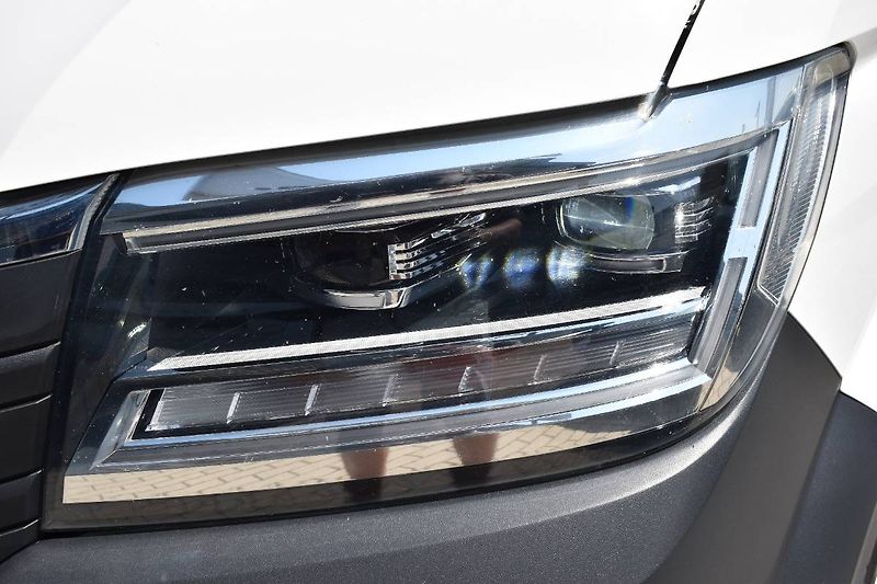 Volkswagen Crafter (2023) 2.0TDI 103kW, LED - fotka 12 z 24