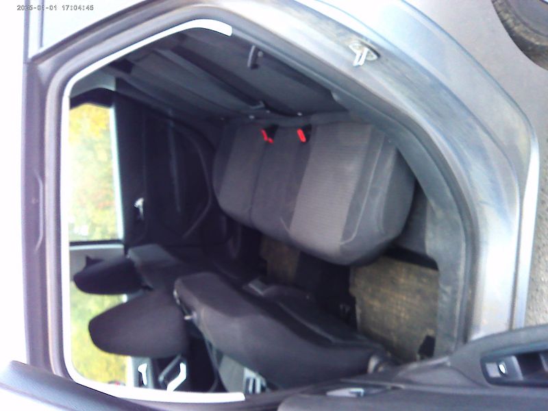 Peugeot 308 1.6 HDi, 73 kW, klima, 2x kola - fotka 10 z 32