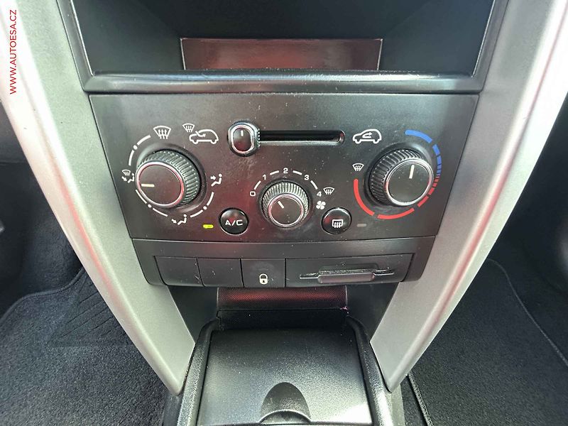 Peugeot 207 (2011) 1.4MPi - fotka 13 z 15