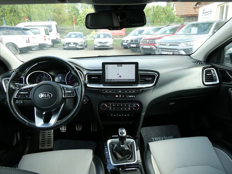 Kia Ceed 1,4 T-GDi 103kW EXCLUSIVE, ČR - fotka 29 z 42