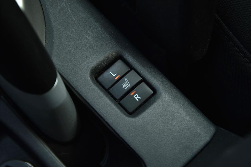 Toyota Auris 1.6 VVT-i 97kW ČR - fotka 19 z 19