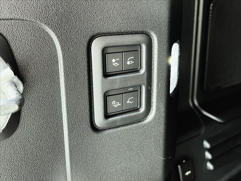 Land Rover Defender (2026) 110 D350 X-DYNAMIC HSE - fotka 7 z 28