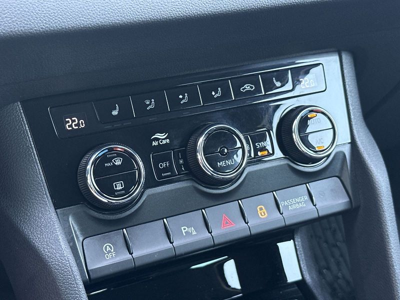 Škoda Karoq (2022) 1.5 TSI DSG Style - fotka 14 z 33