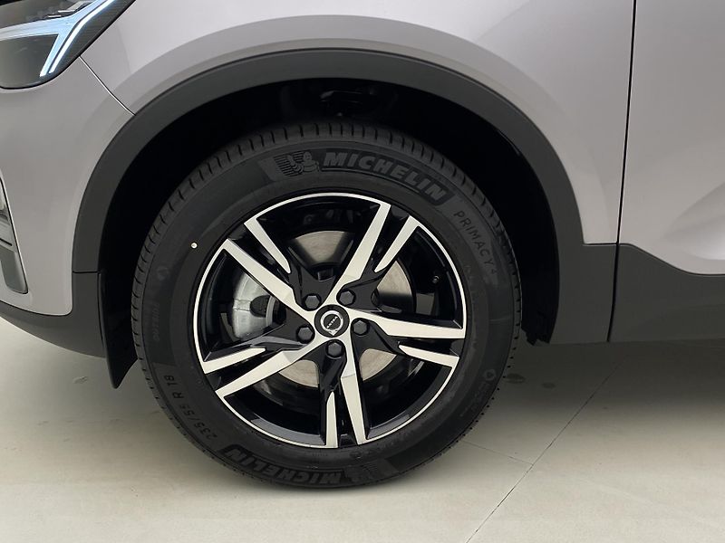 Volvo XC40 (2026) B4 AUT DARK PLUS - fotka 18 z 54