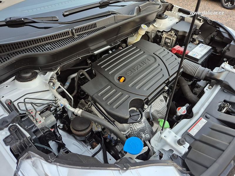 Suzuki Vitara (2016) 1.6VVT 88KW Automat COMFORT - fotka 18 z 52
