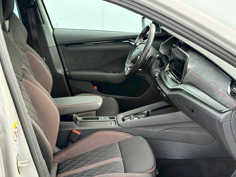 Škoda Octavia (2021) Combi DSG 2.0 TDI / 147kW / RS - fotka 21 z 33