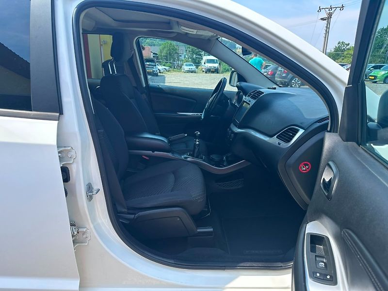 Fiat Freemont 2.0JTD 7-míst/Tempomat/Tažné - fotka 26 z 35
