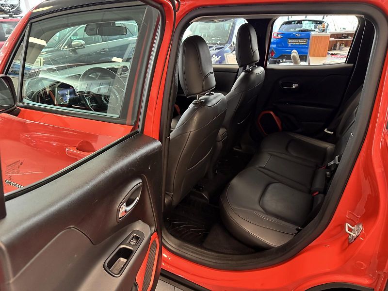 Jeep Renegade 2.0 MJT, 6MT, 4x4, CZ, 1.maj. - fotka 14 z 47