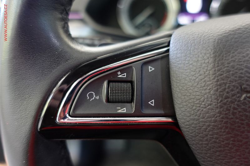 Škoda Superb (2020) 2.0TDi, Style, DSG, LED - fotka 16 z 22