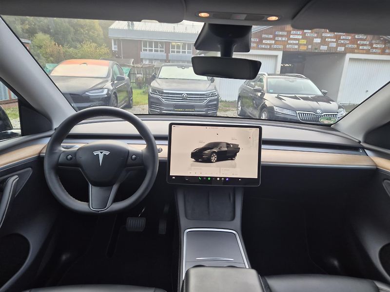 Tesla Model Y LONG RANGE DUAL MOTOR TZ 93,6% - fotka 10 z 48