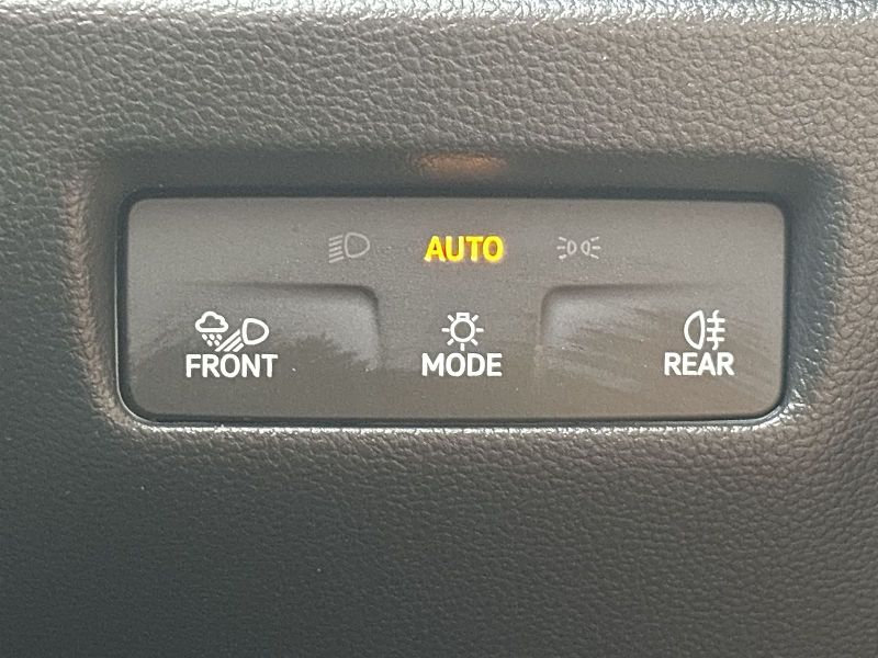Škoda Superb (2025) Combi 1.5 TSI iV DSG L&K - fotka 16 z 33
