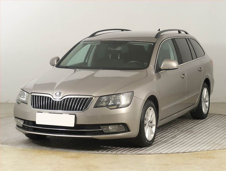 Škoda Superb (2013) Ambition 2.0 TDI, Automat - fotka 2 z 20