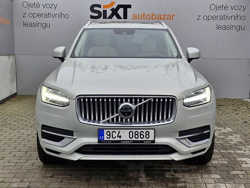 Volvo XC90 AWD Plug-in Hybrid Inscription - fotka 3 z 9
