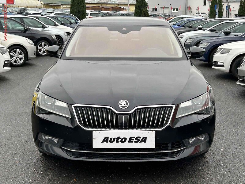 Škoda Superb (2018) 2.0 TSI 4x4, 2.maj,ČR, STK6 - fotka 2 z 17