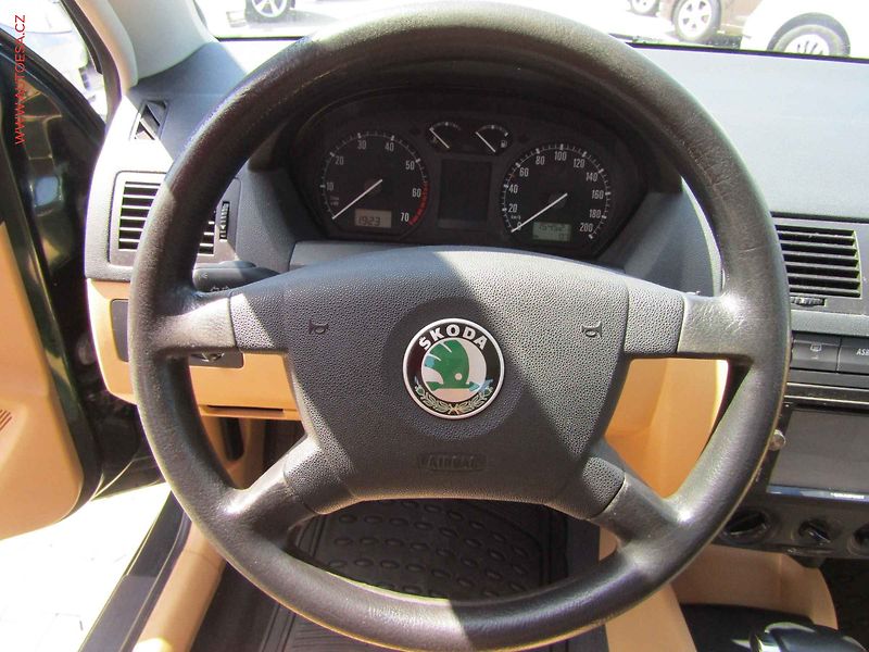 Škoda Fabia (2001) 1.4MPi, AT, AC, výhř.sed. - fotka 18 z 18