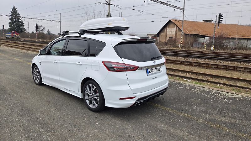 Ford S-MAX (2018) ST - Line 177 Kw - fotka 3 z 21