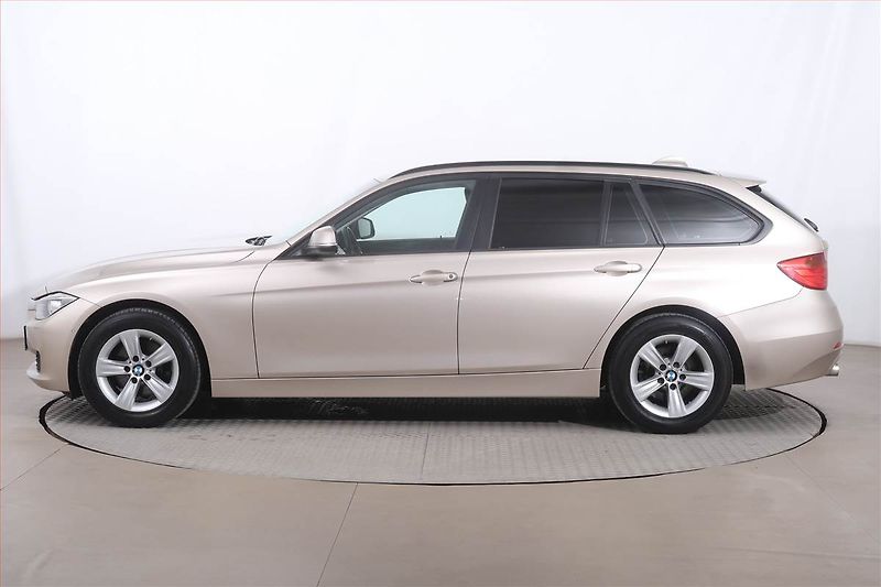 BMW Řada 3 (2015) 320 d xDrive, 4X4, Automat - fotka 3 z 24