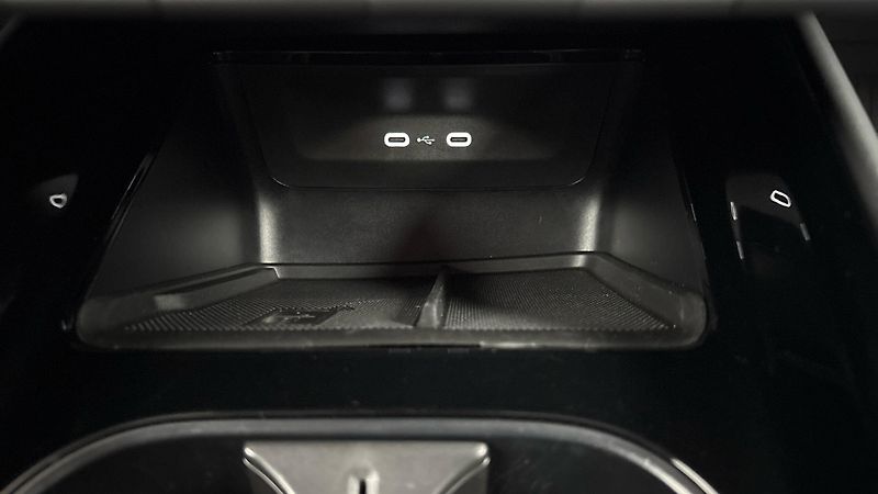 Škoda Enyaq 82 kWh AUT 80x Sportline - fotka 25 z 33