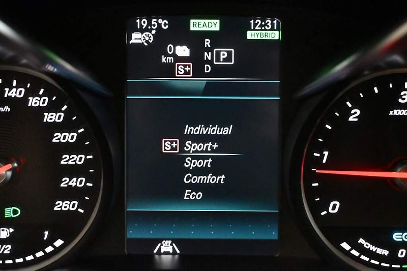 Mercedes-Benz Třídy C (2020) 2.0 300 DE T 9G-TRONIC LED 360 - fotka 34 z 47