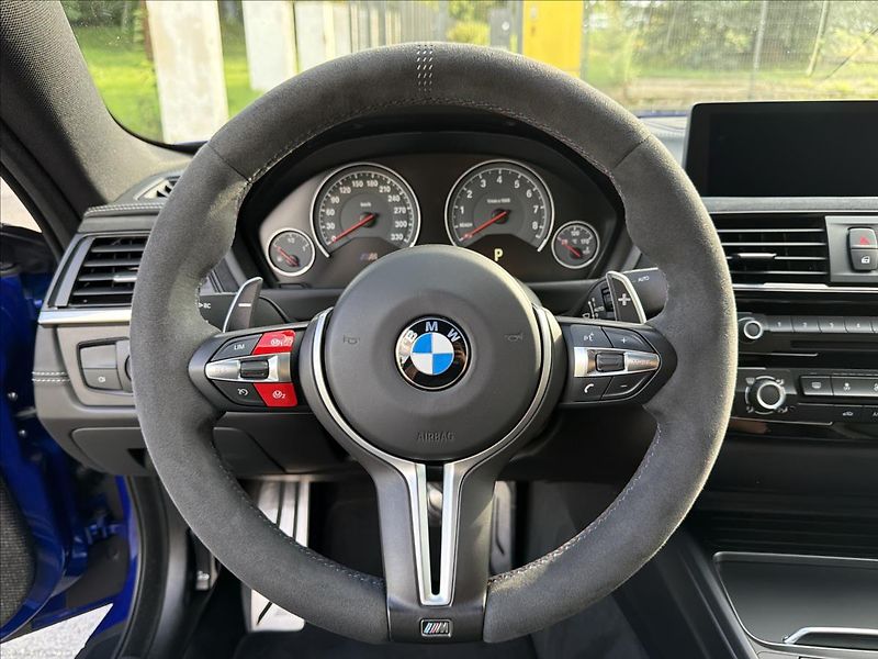 BMW M4 3,0 CS 338 Kw ČR DPH - fotka 22 z 50