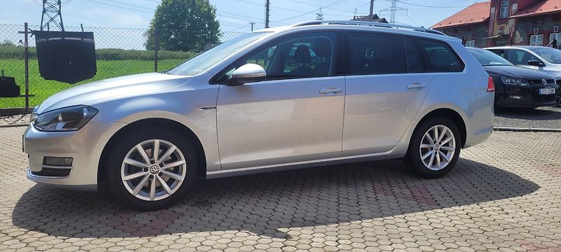 Volkswagen Golf (2016) 1,4TSi 92kW benzín DSG Lounge - fotka 9 z 37