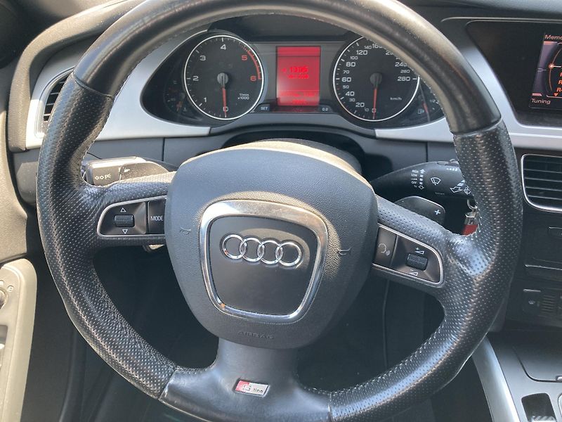 Audi A4 (2011) S-line Avant 3,0TDi V6 176kW  - fotka 11 z 22