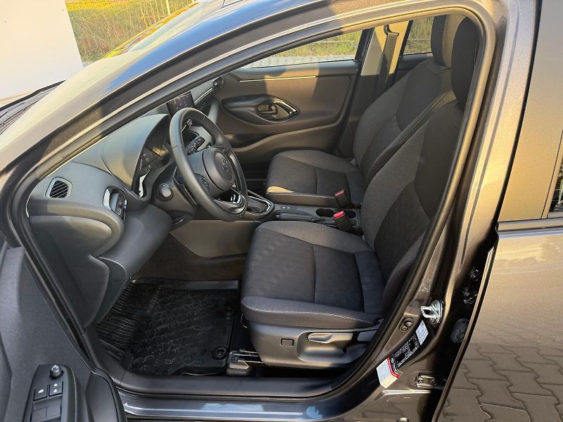 Toyota Yaris 1.5 Dynamic Force Style AT - fotka 11 z 26