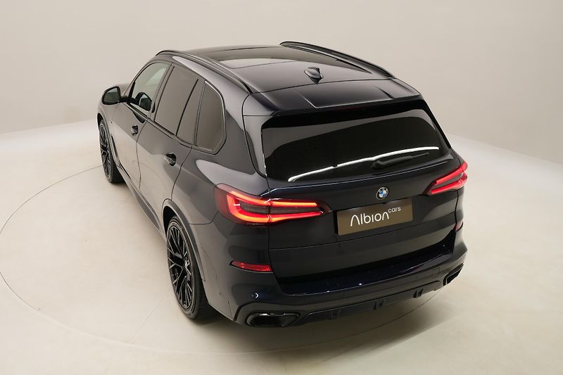 BMW X5 30d xDrive M-Paket REZERVACE - fotka 17 z 75