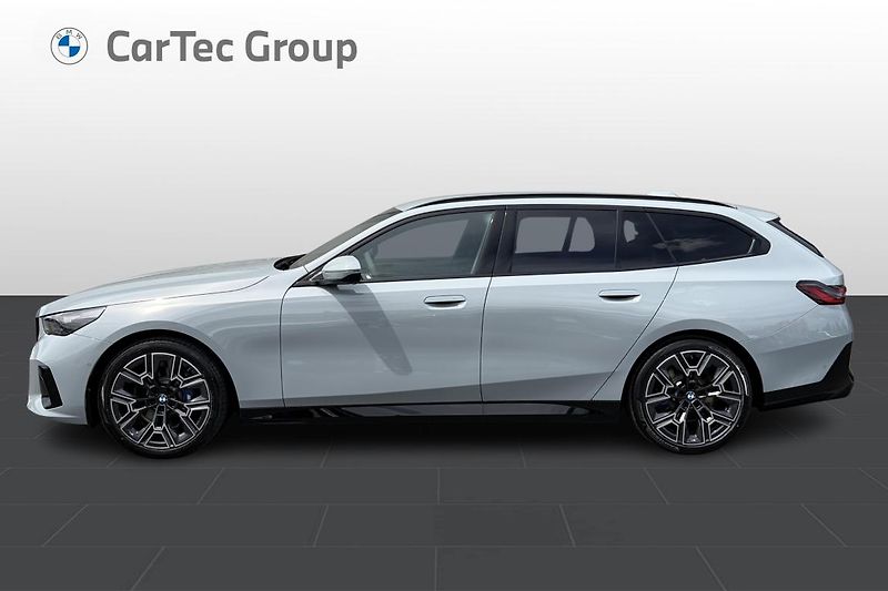BMW Řada 5 520d xDrive Touring - fotka 4 z 10