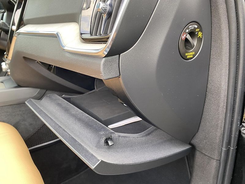 Volvo V60 2.0 T5 AUT Inscription Auto - fotka 25 z 28