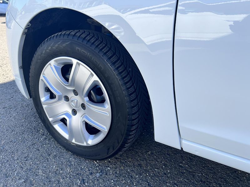 Dacia Sandero 1.0SCe KAMERA PŮVOD ČR 1.MAJ. - fotka 38 z 42