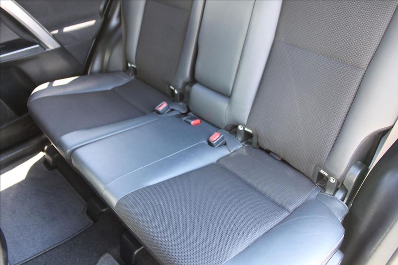 Toyota RAV4 2,0 D-4D  NOVÉ V ČR,TAŽNÉ - fotka 24 z 33