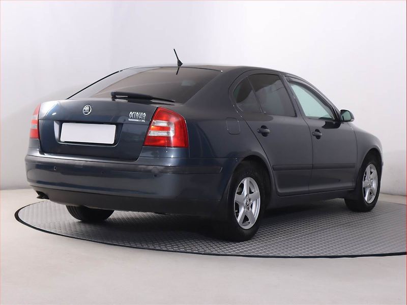 Škoda Octavia (2009) 1.9 TDI, nová STK - fotka 5 z 17