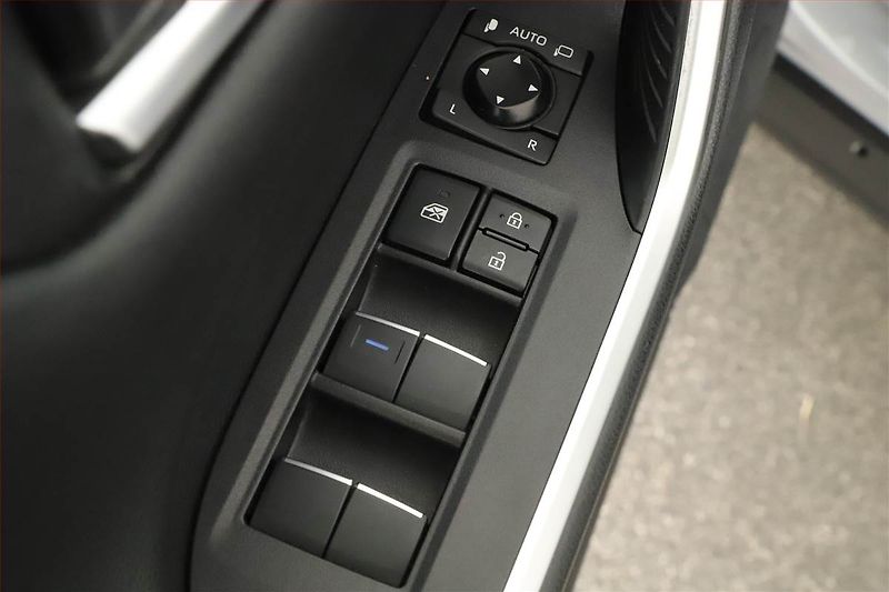 Toyota RAV4 (2021) Executive 2.5 Hybrid - fotka 13 z 18