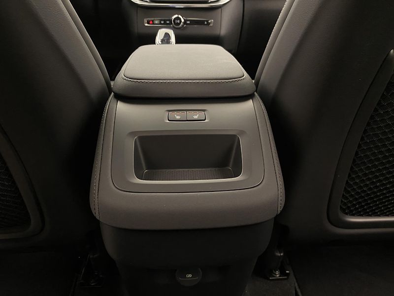 Volvo XC90 (2026) B5 AWD AUT BRIGHT PLUS 7míst - fotka 67 z 67
