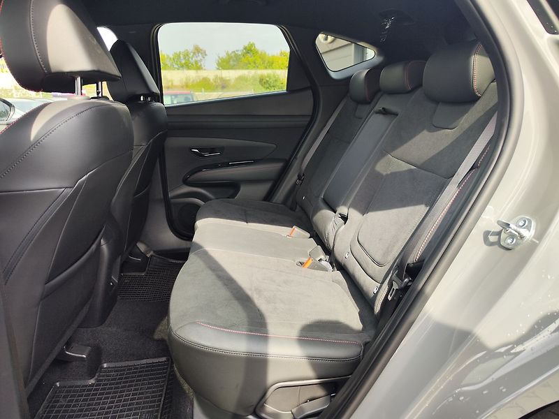 Hyundai Tucson 1.6 T-GDI/118kW N-Line - fotka 13 z 35