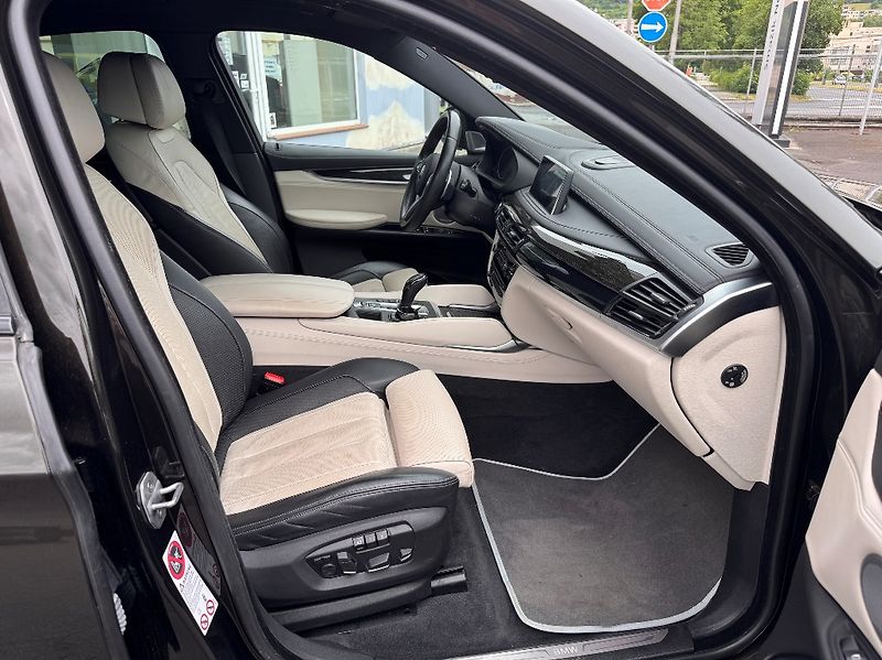 BMW X6 (2014) 4.4 V8 (449k) xDrive50i - fotka 17 z 51
