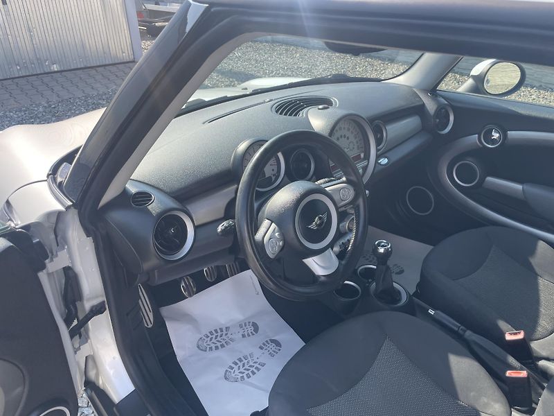 Mini Clubman 1.4i 95PS CLUBMAN 154TKM TOP!! - fotka 114 z 176