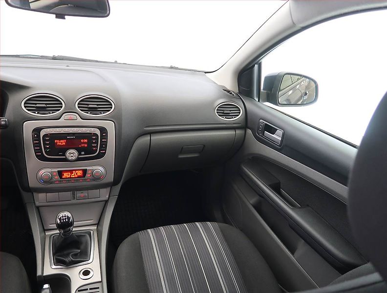 Ford Focus (2009) 1.6 16V, nová STK, CZ doklady - fotka 8 z 14