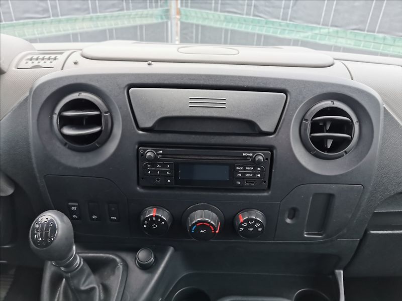 Renault Master 2.3 dCi 9míst/Plošina - fotka 12 z 17