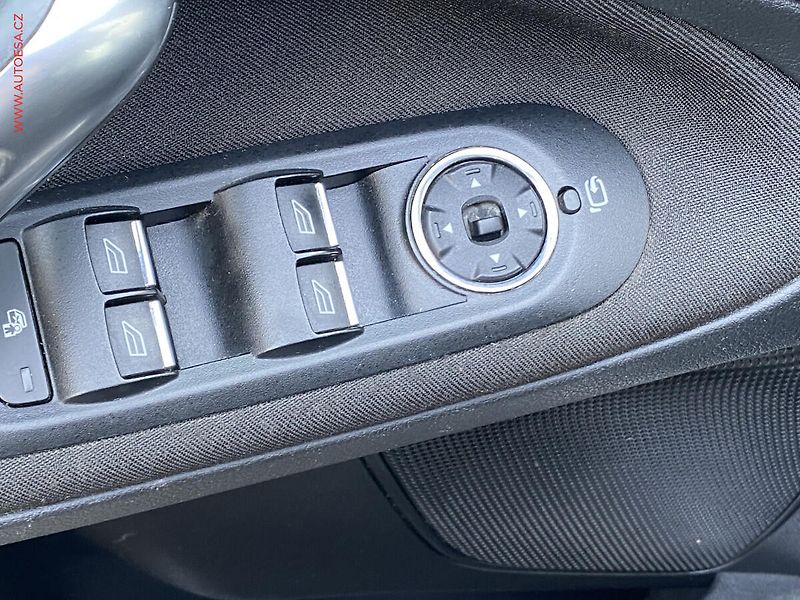 Ford S-MAX (2012) 2.0TDCi, Panor, AC - fotka 11 z 20