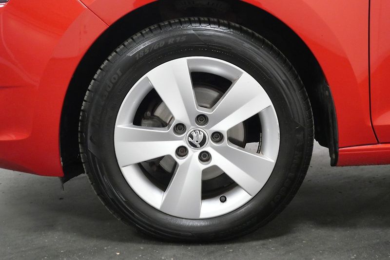 Škoda Rapid - fotka 10 z 24