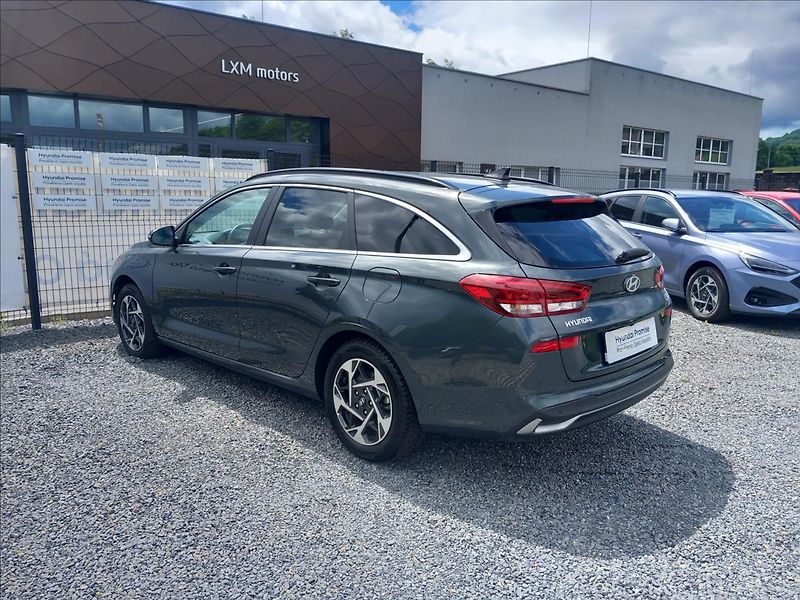 Hyundai i30 1,0 T-GDI FL DCT STYLE - fotka 6 z 21