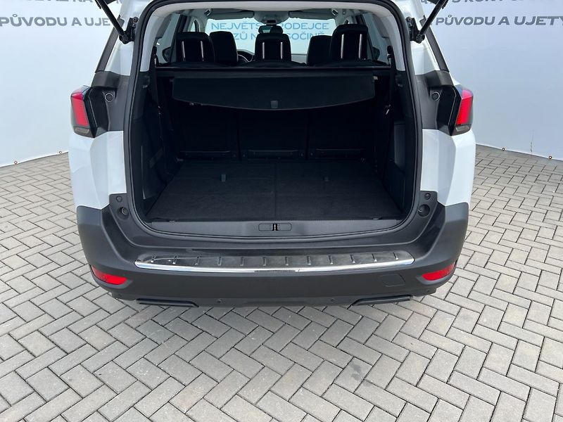 Peugeot 5008 (2018) 1.2PT 96kW A/T! 7míst! Allure! - fotka 10 z 41