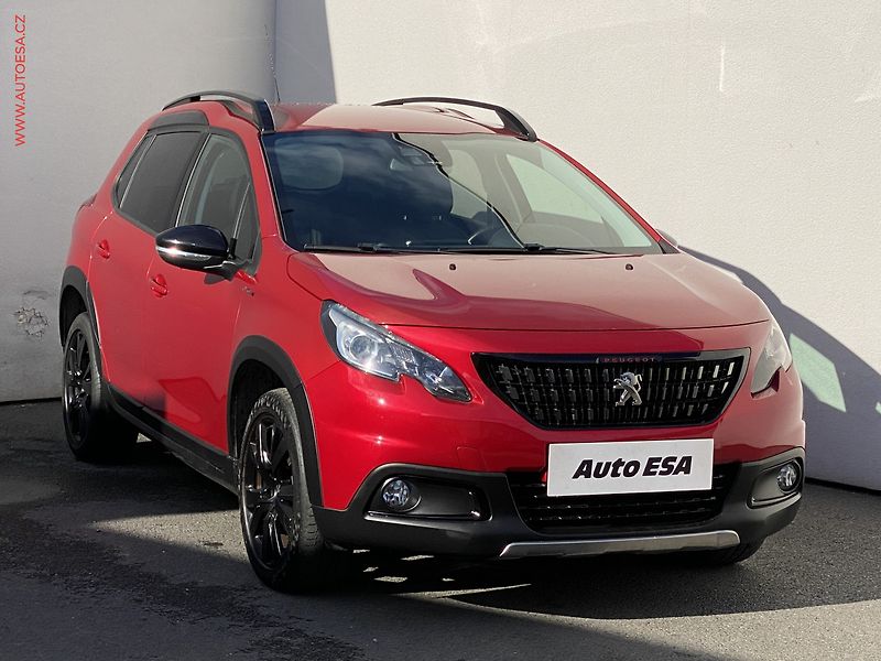 Peugeot 2008 (2018) 1.2 PT, GT Line, navi - fotografie inzerátu
